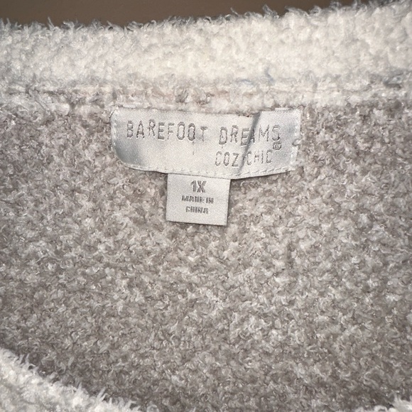 Barefoot Dreams Sweater - Picture 4 of 4